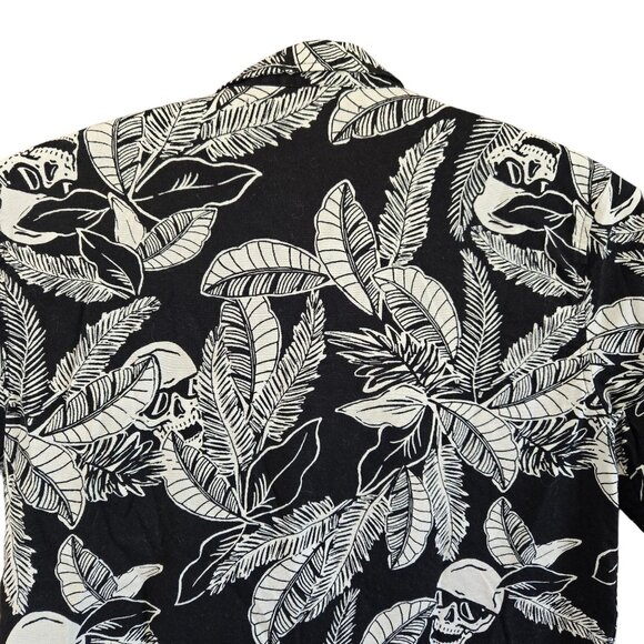 Old Navy Boys Black Tropical Skull Print Shirt Short Sleeve XL (14-16) - Picture 7 of 9